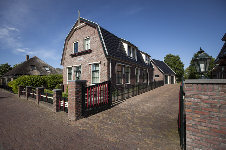 Nieuwbouw stolp, garage & koolboet